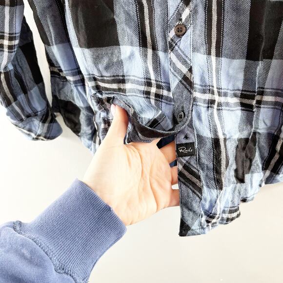 Rails Hunter Long Sleeve Flannel Plaid Button Down Shirt Current Onyx White M - Picture 6 of 8